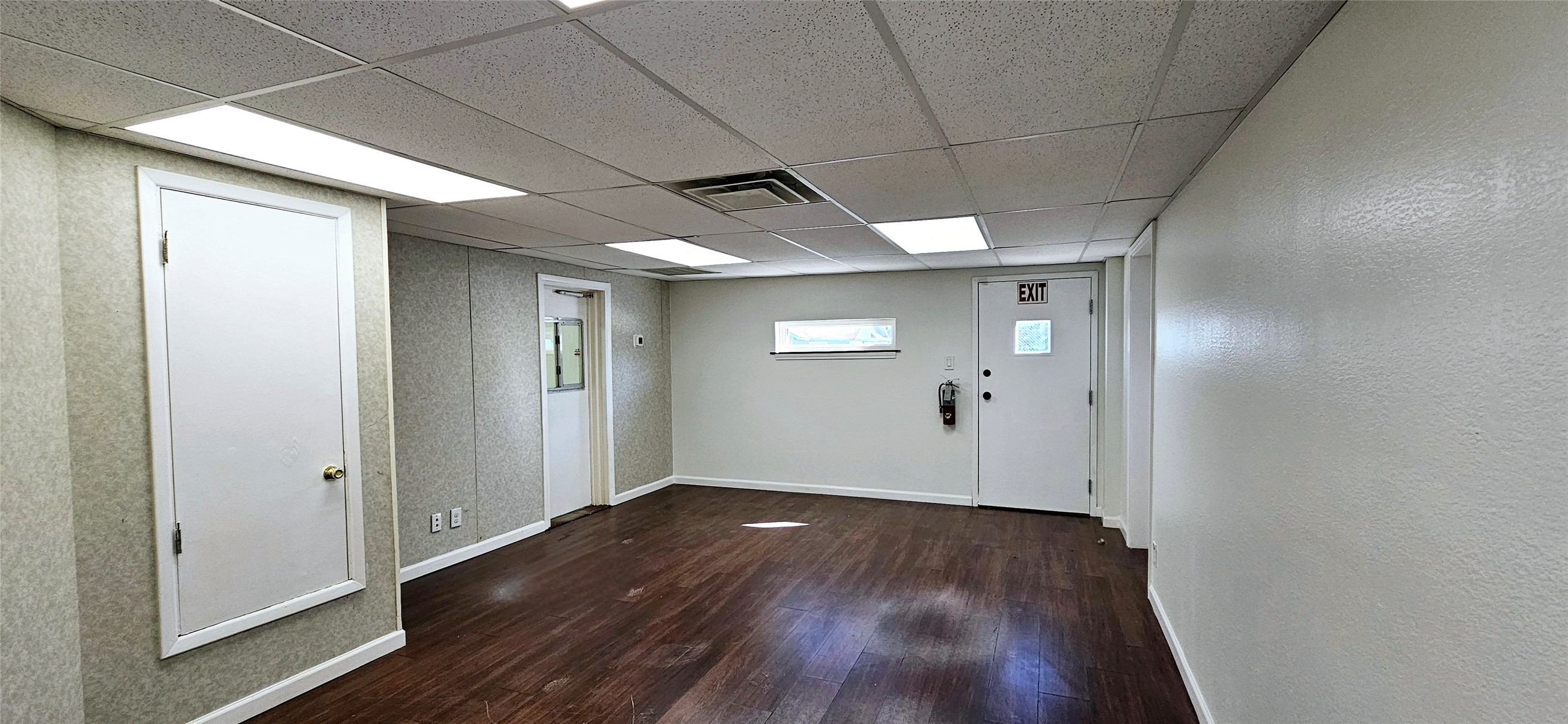 1401 Oak Knoll Drive Haltom City TX 76117