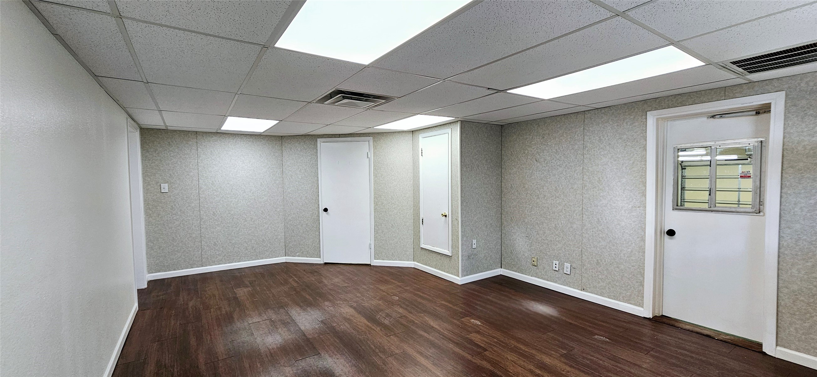 1401 Oak Knoll Drive Haltom City TX 76117