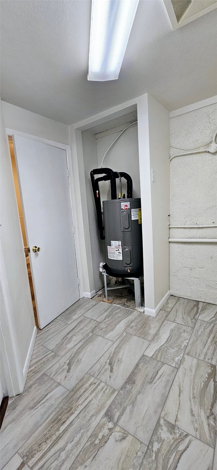 1401 Oak Knoll Drive Haltom City TX 76117