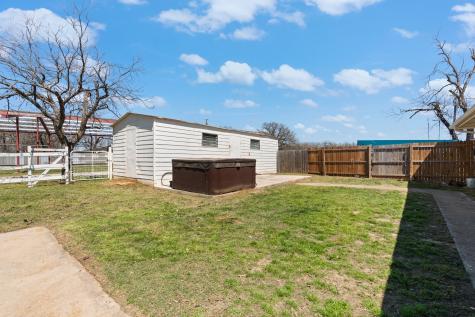1641 E Henderson Street Cleburne TX 76031