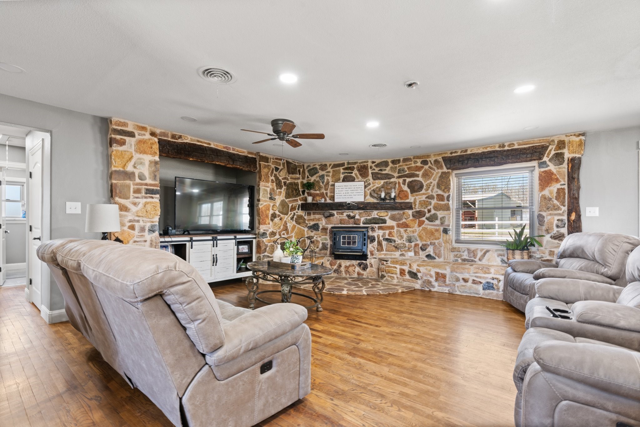 1641 E Henderson Street Cleburne TX 76031