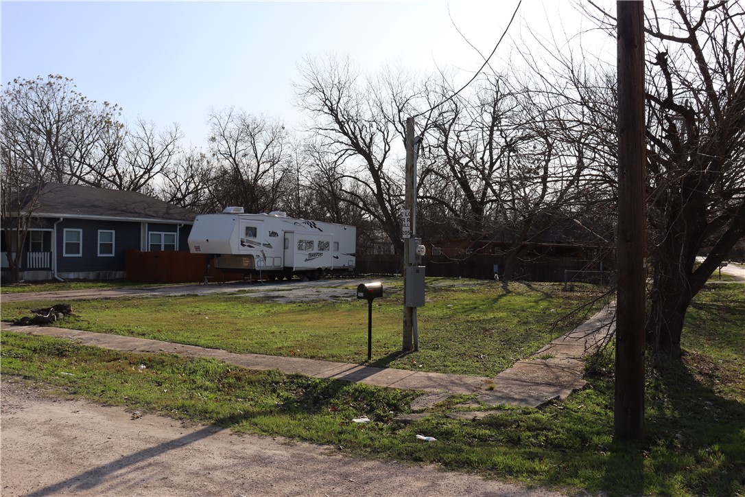 502 E Navarro Street Mart TX 76664