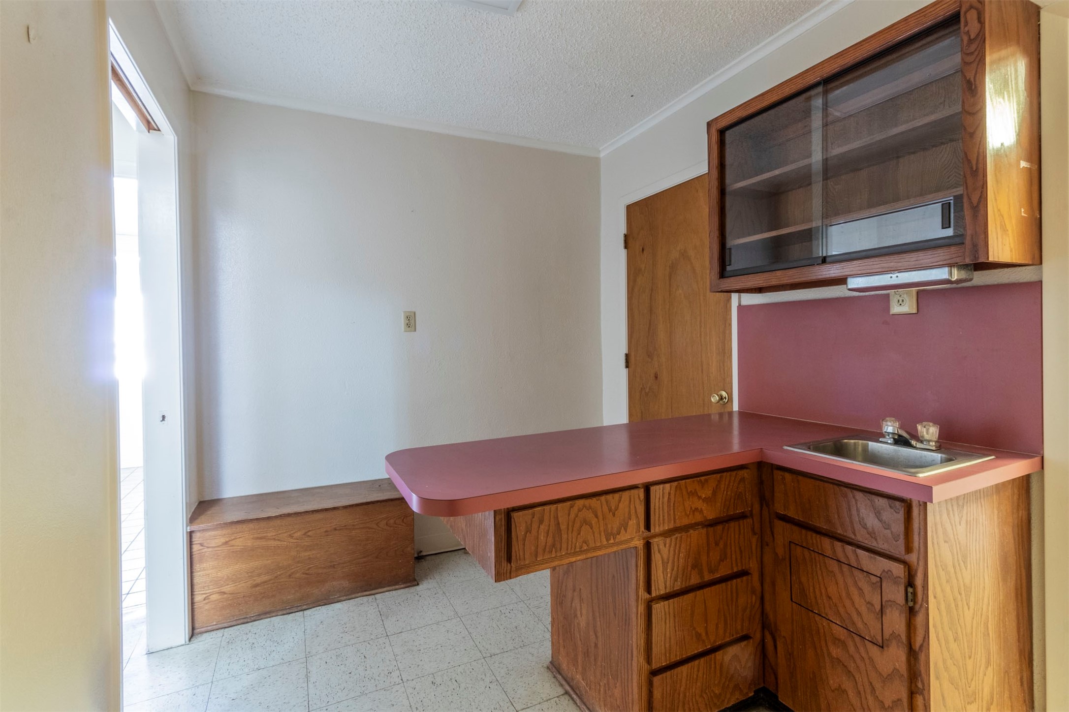 1012 W Division Street Arlington TX 76012