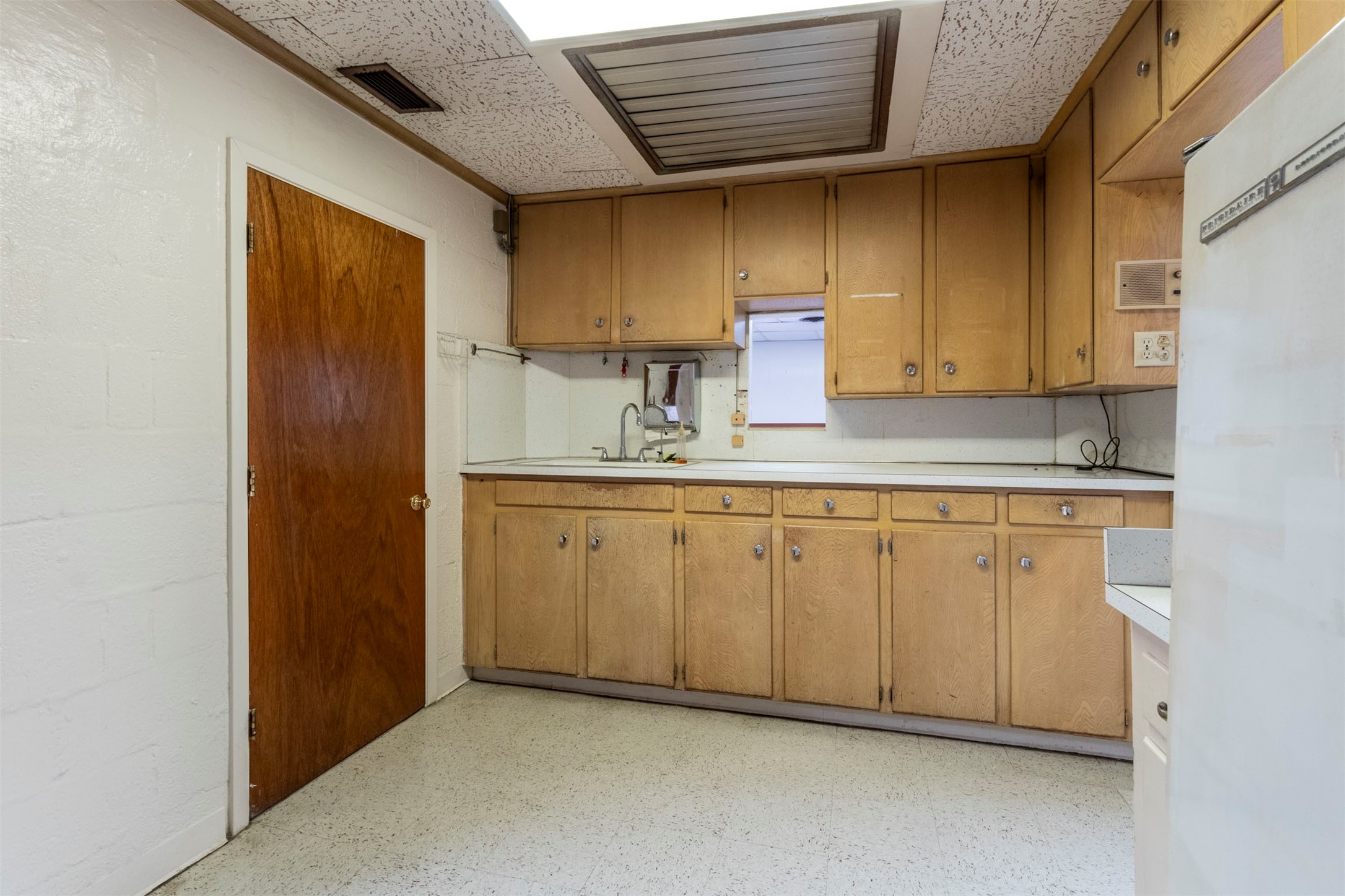 1012 W Division Street Arlington TX 76012