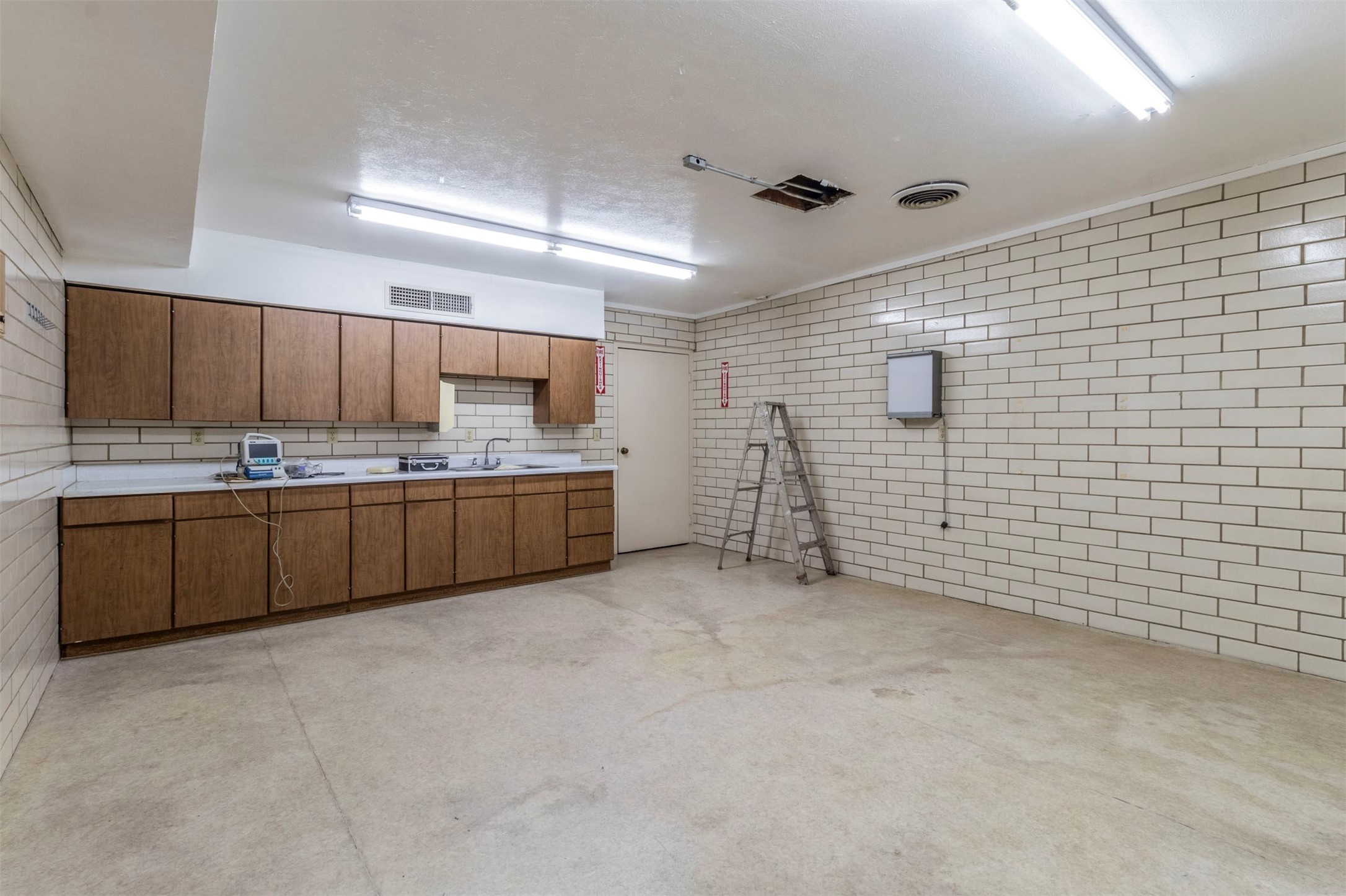 1012 W Division Street Arlington TX 76012