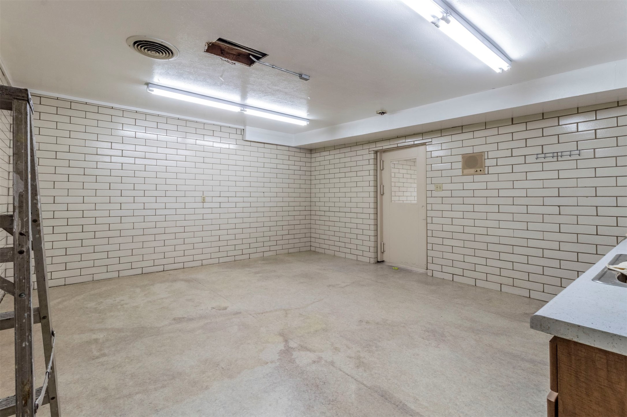 1012 W Division Street Arlington TX 76012