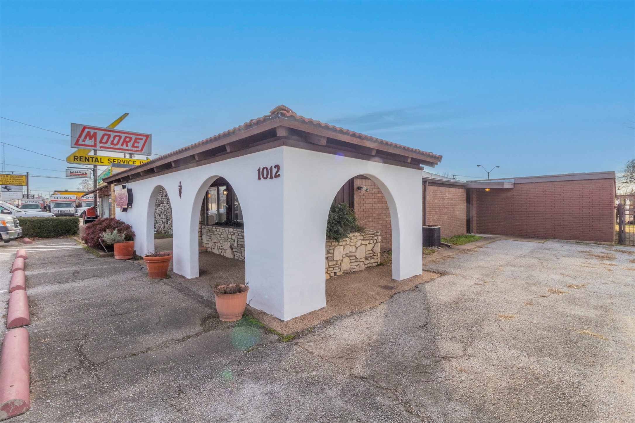 1012 W Division Street Arlington TX 76012