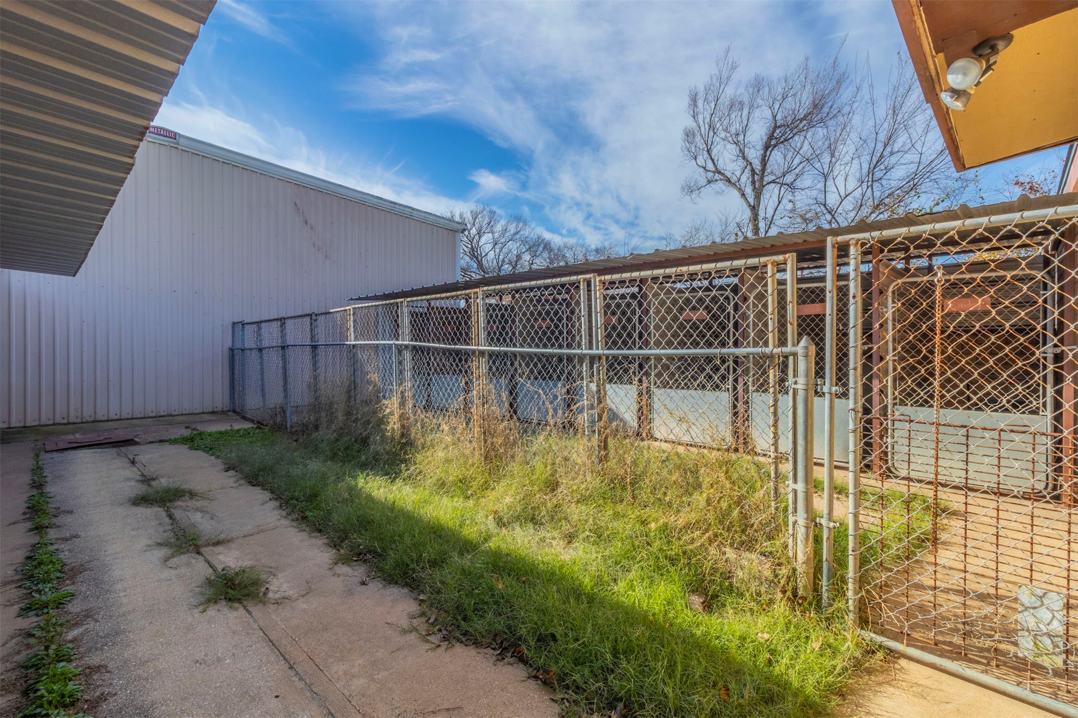 1012 W Division Street Arlington TX 76012