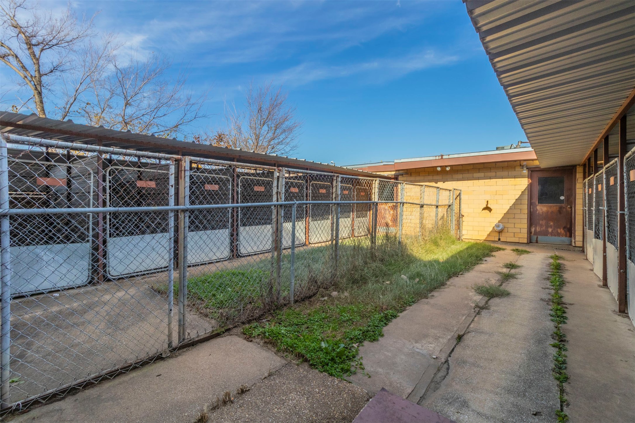1012 W Division Street Arlington TX 76012