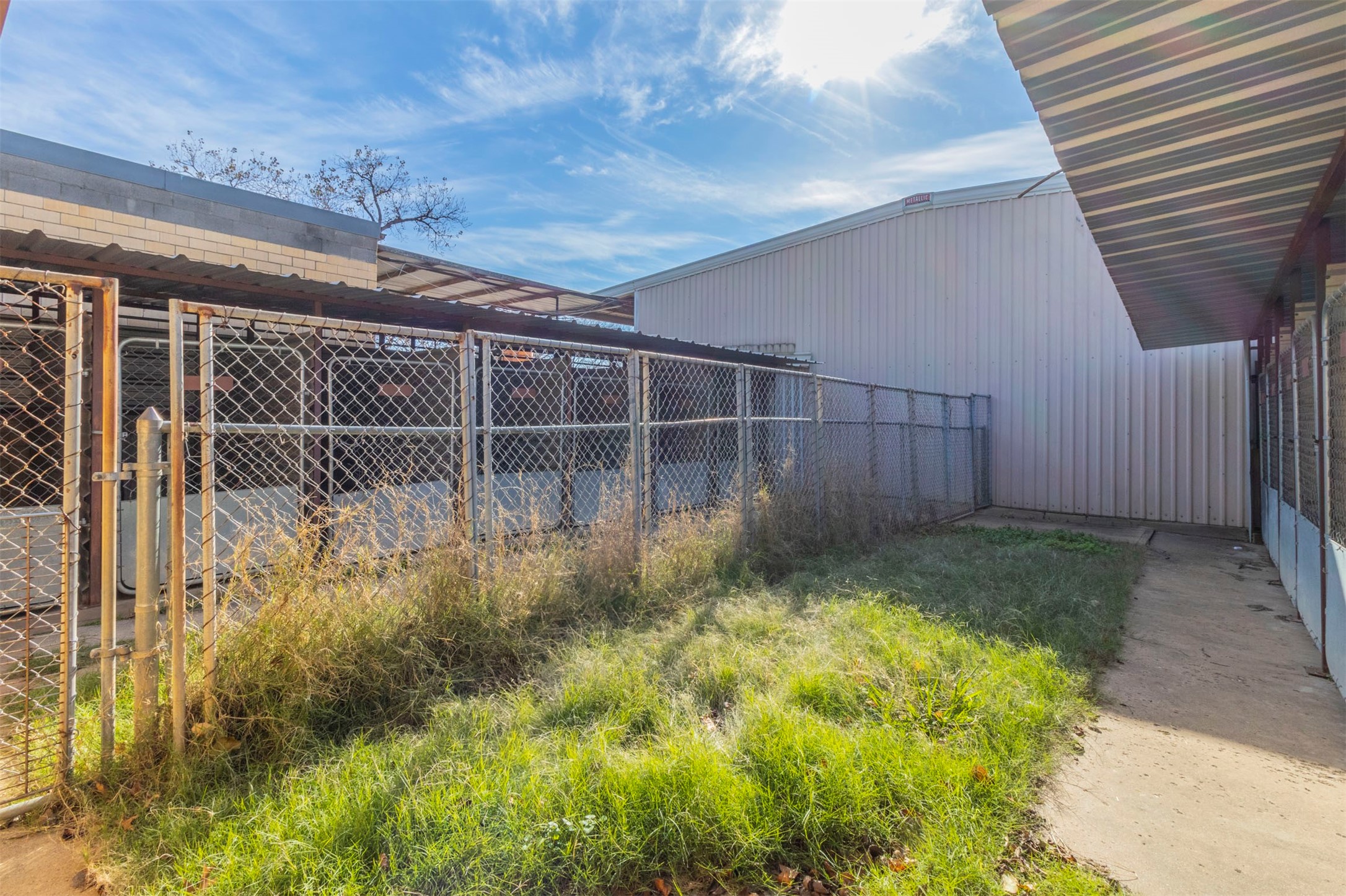 1012 W Division Street Arlington TX 76012