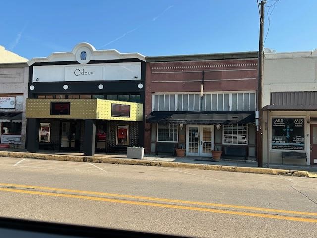 112 W Grand Street Whitewright TX 75491