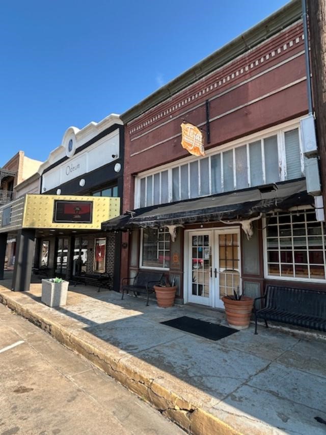 112 W Grand Street Whitewright TX 75491