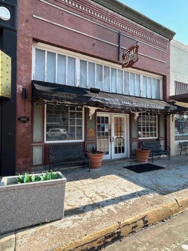 112 W Grand Street Whitewright TX 75491