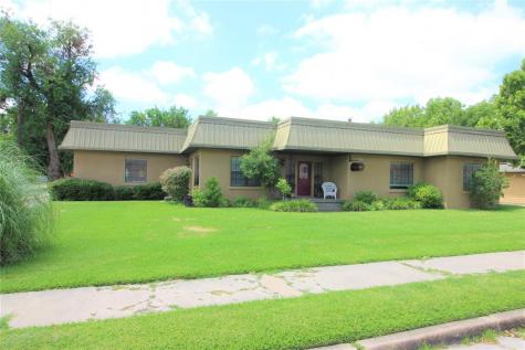 110 E Pecan Street Gainesville TX 76240