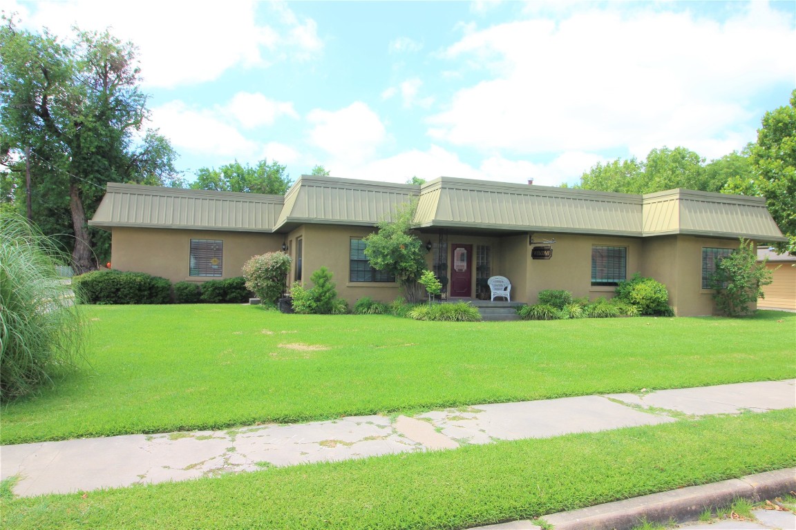 110 E Pecan Street Gainesville TX 76240