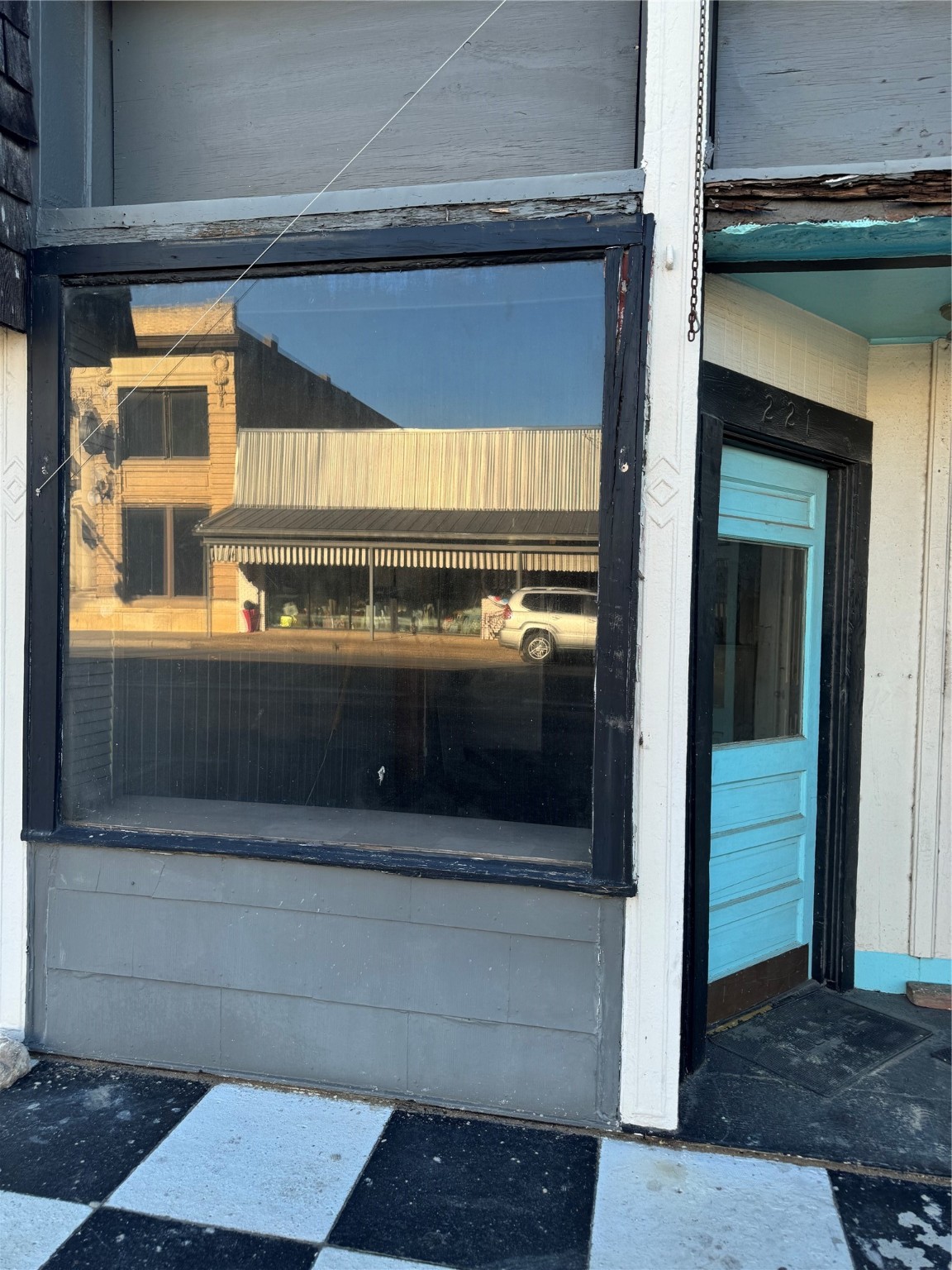 221 S Main Mcgregor TX 76657