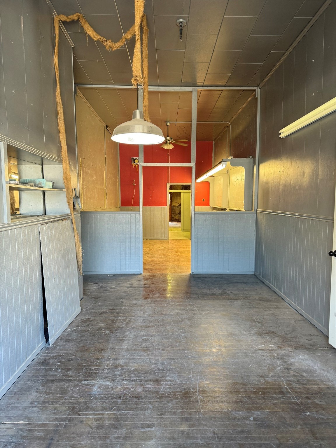 221 S Main Mcgregor TX 76657