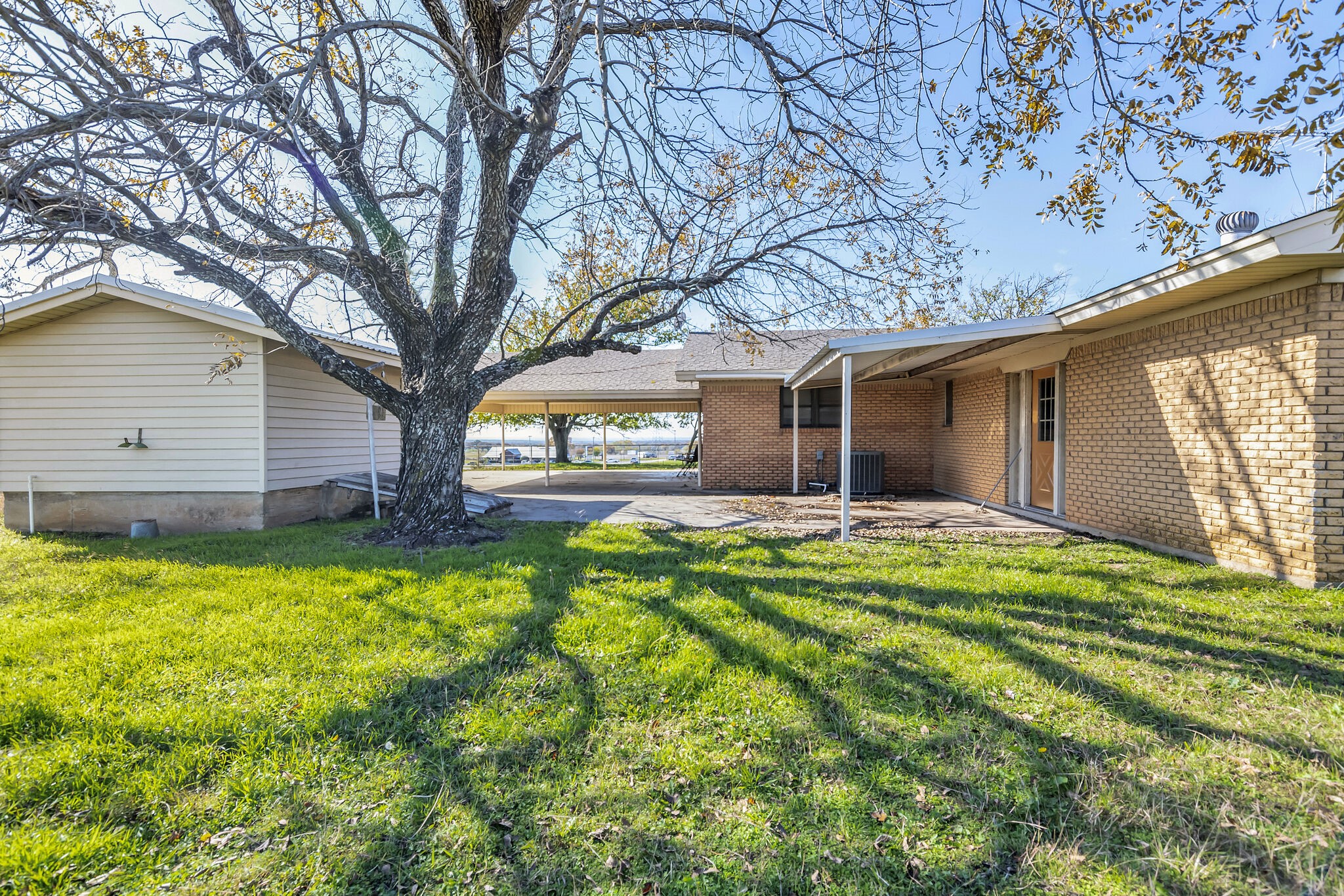 1992 N Us Highway 287 Decatur TX 76234