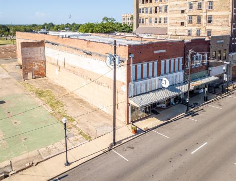 122 Bonham Street Paris TX 75460