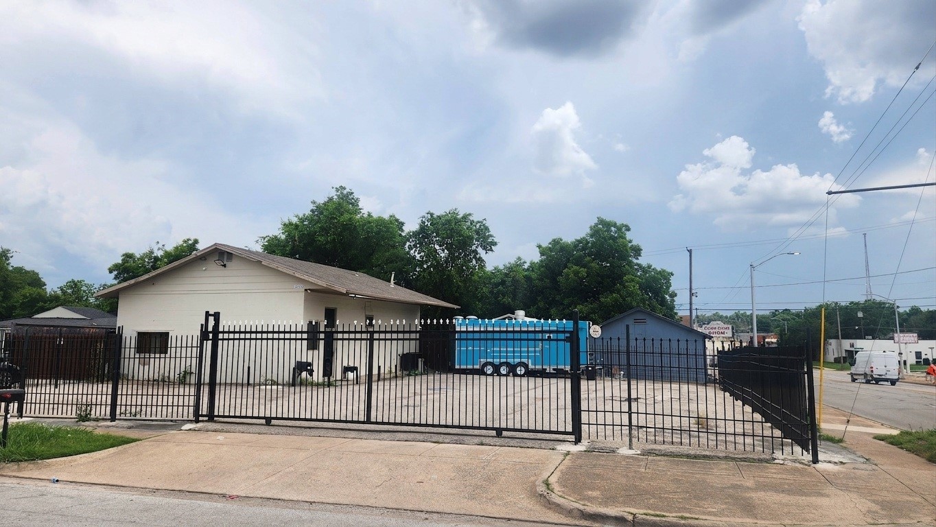 2101 S Evans Avenue Fort Worth TX 76104