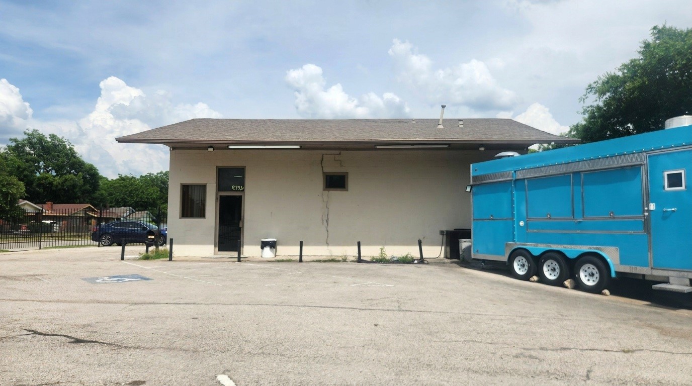 2101 S Evans Avenue Fort Worth TX 76104