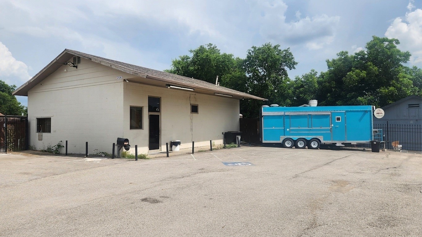 2101 S Evans Avenue Fort Worth TX 76104