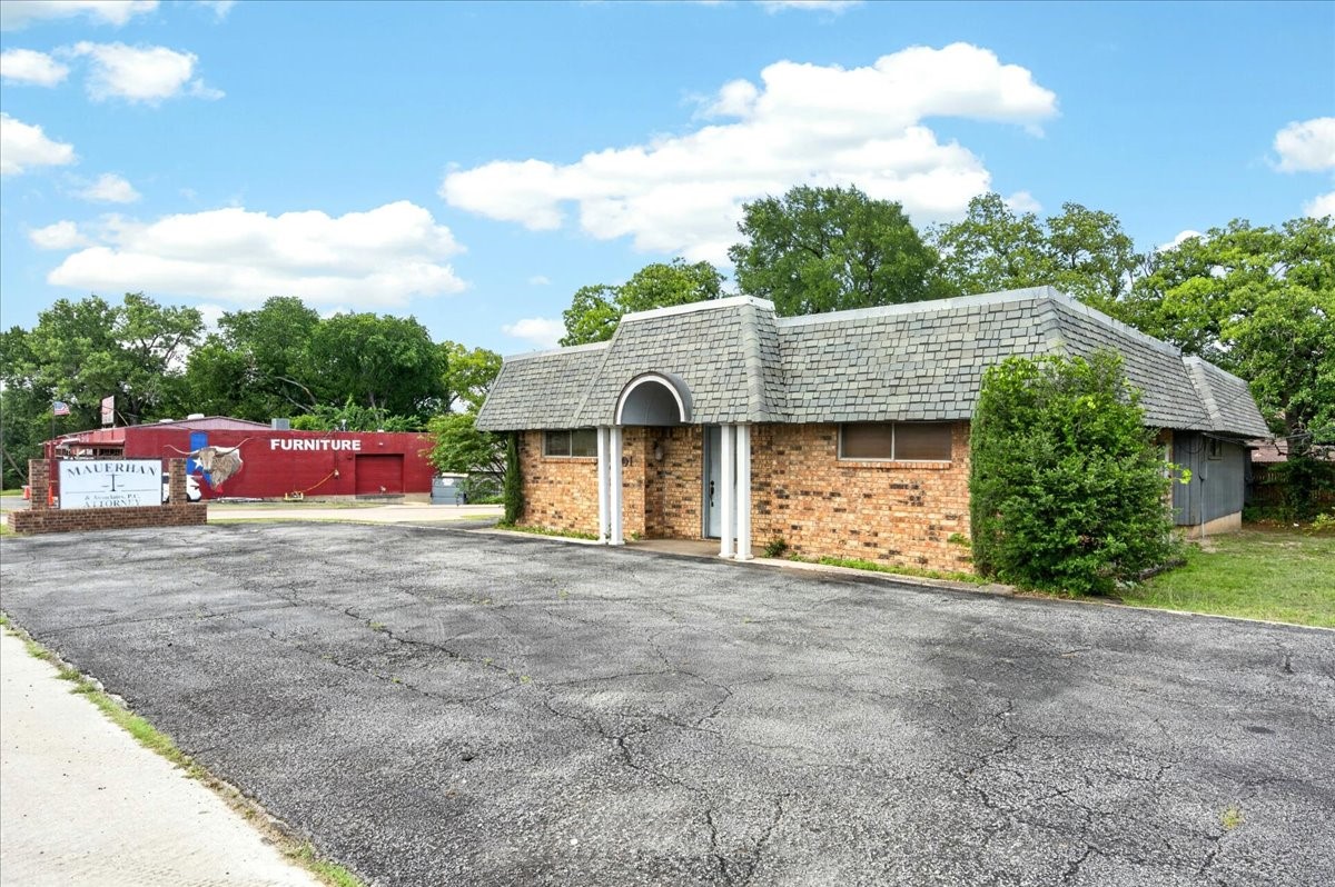 1501 Southeast Parkway Azle TX 76020