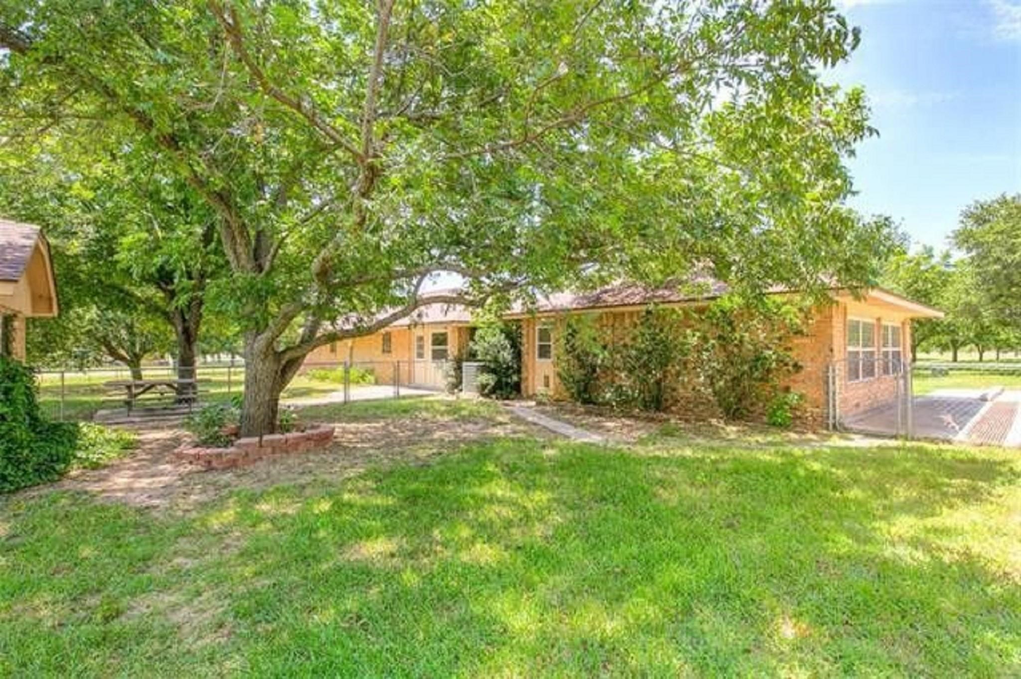 4696-B N Highway 377 Stephenville TX 76401