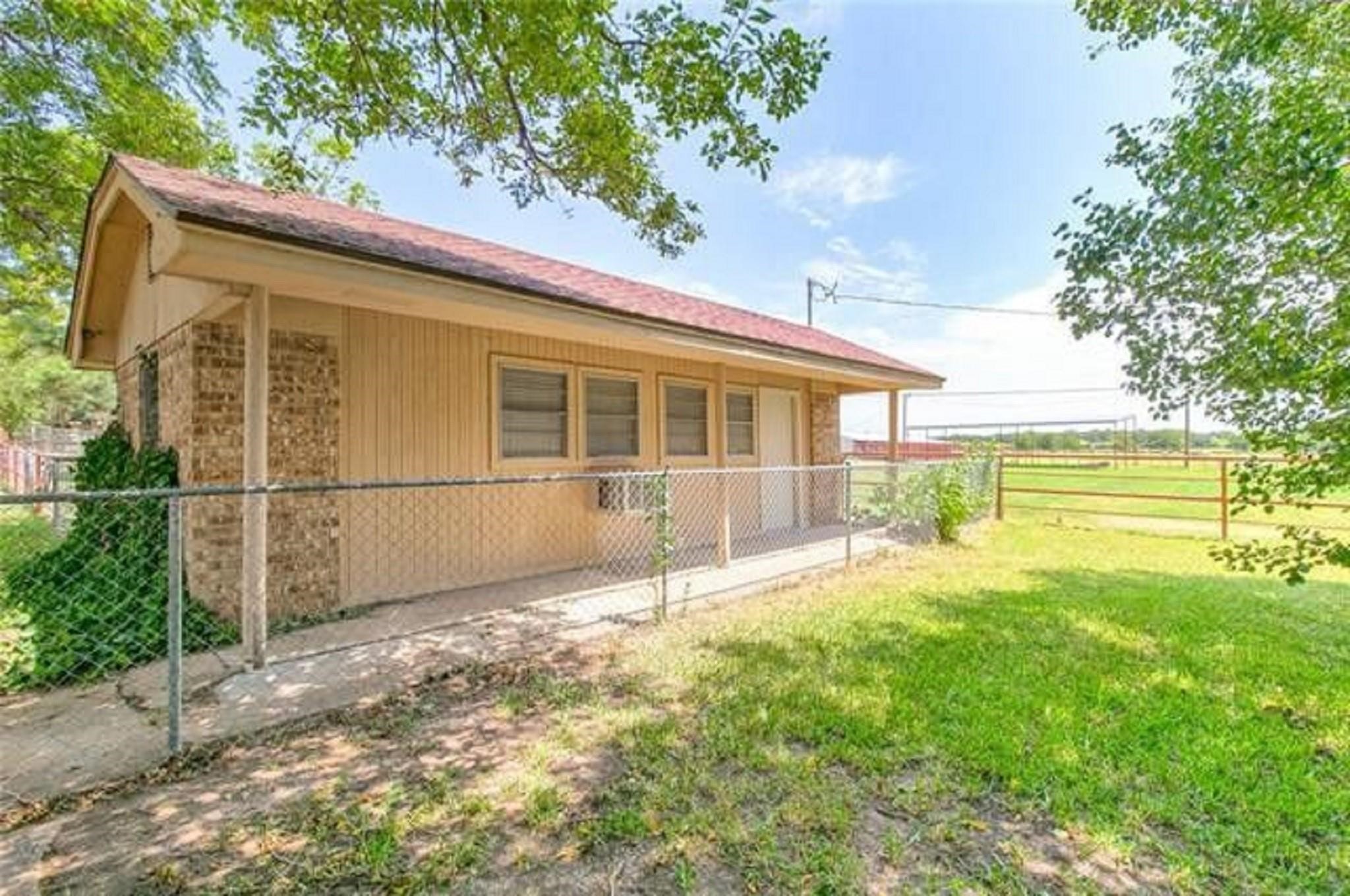 4696-B N Highway 377 Stephenville TX 76401