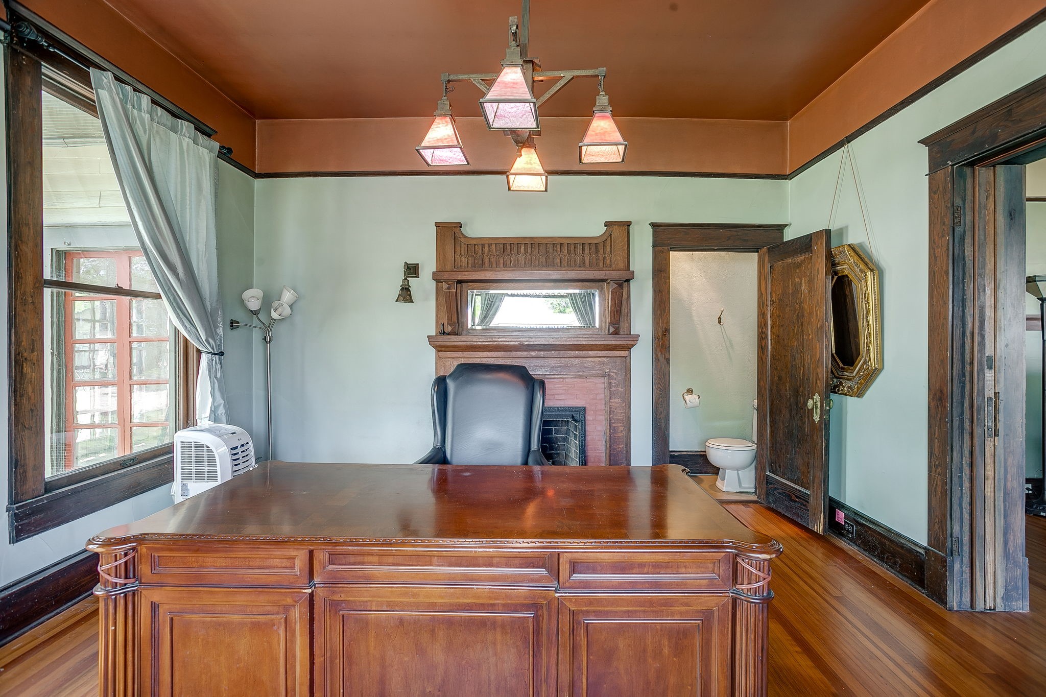 106 S Jones Street Granbury TX 76048