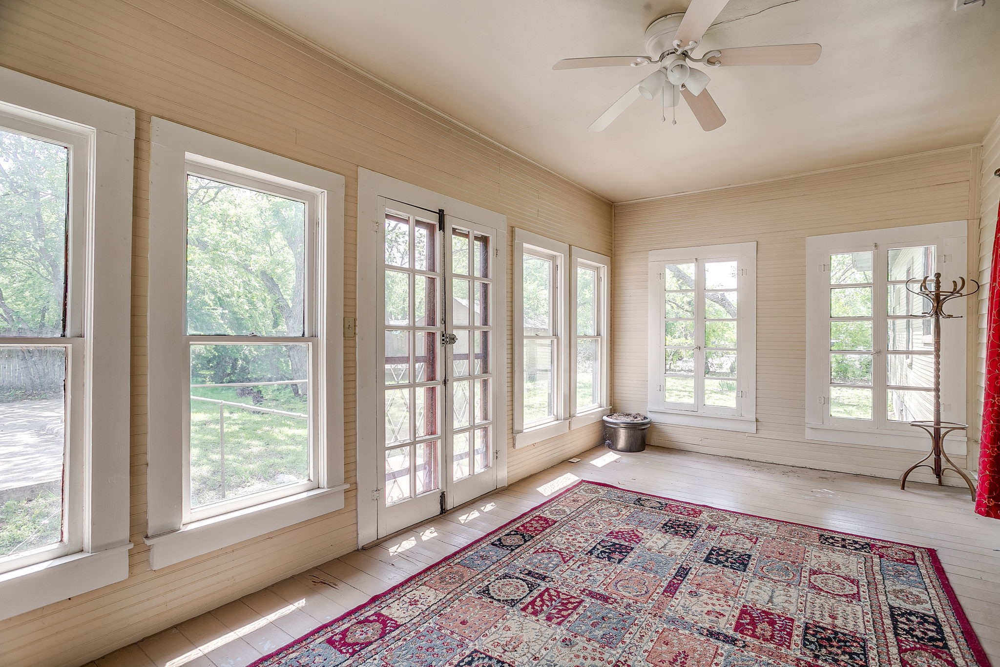 106 S Jones Street Granbury TX 76048