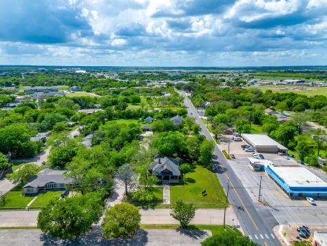 106 S Jones Street Granbury TX 76048