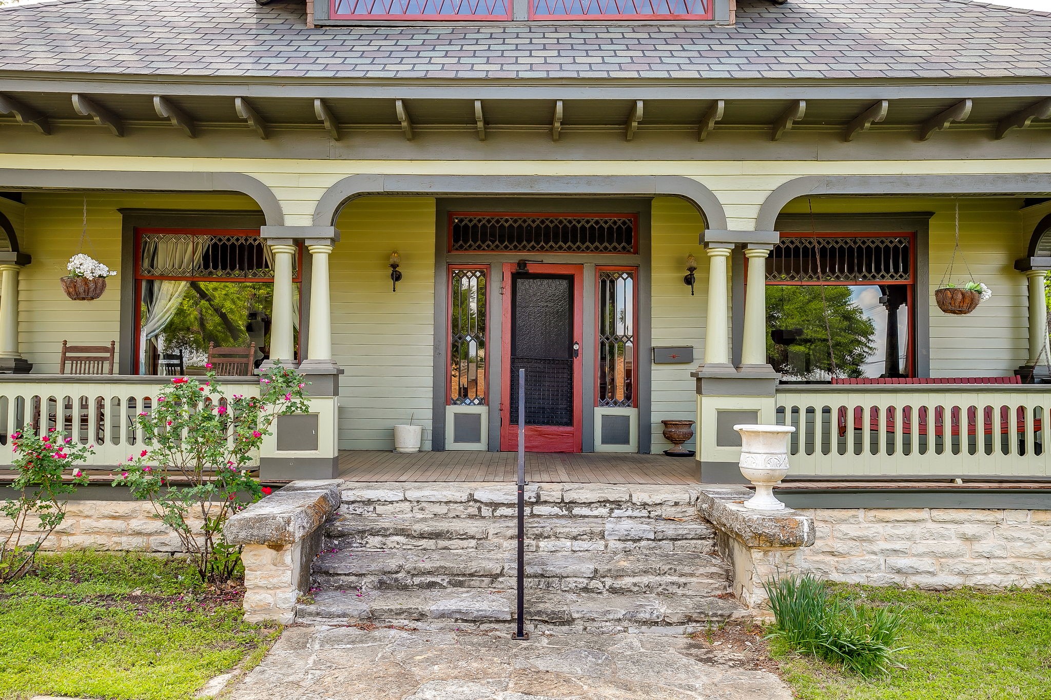 106 S Jones Street Granbury TX 76048