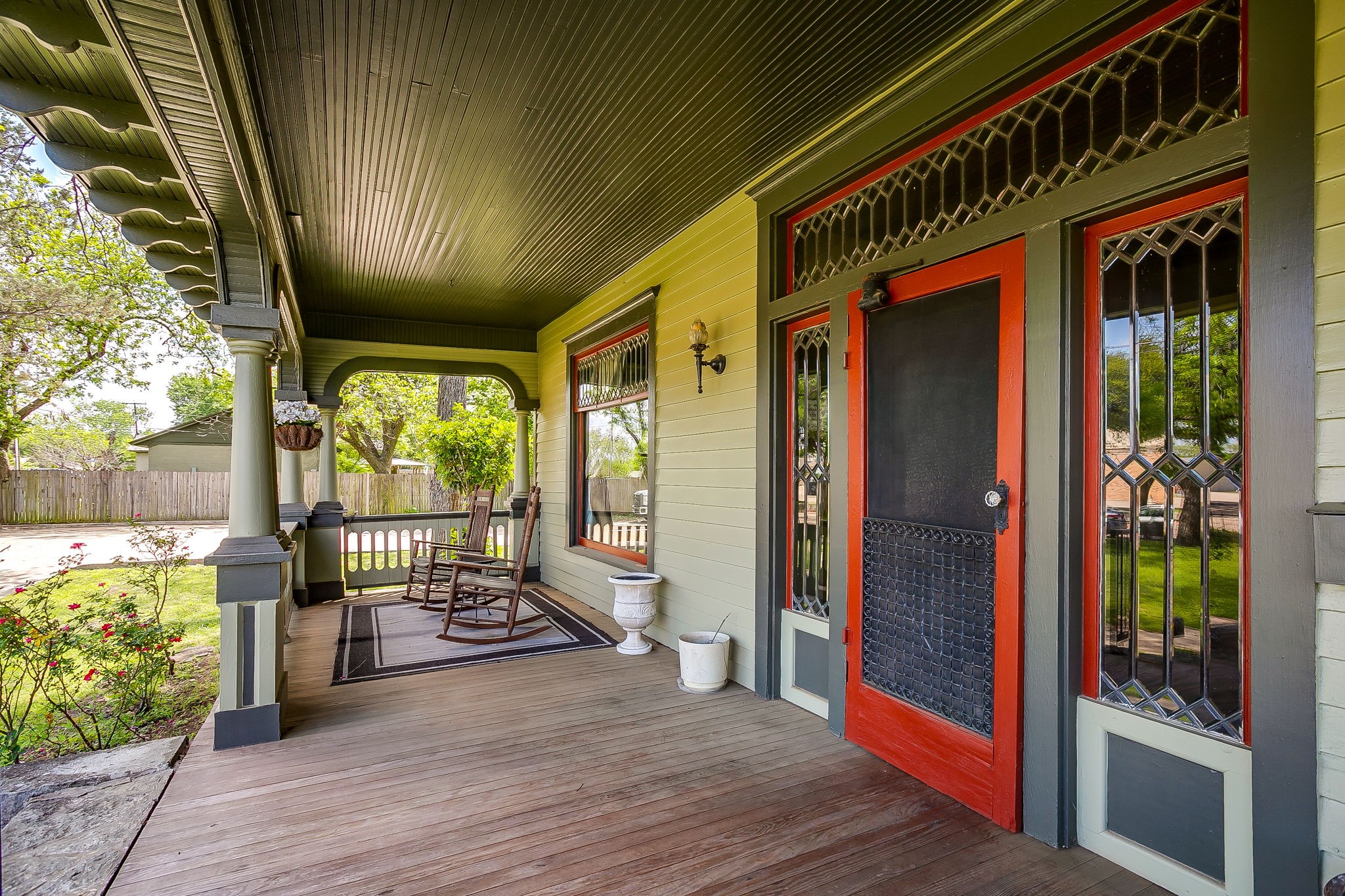 106 S Jones Street Granbury TX 76048