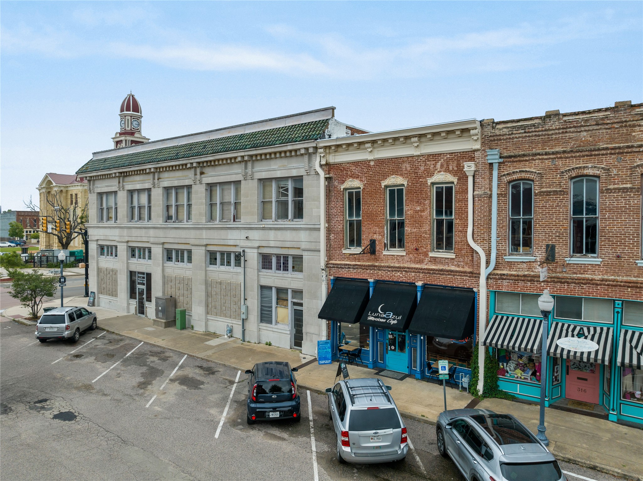 318 N Main Street Bonham TX 75418