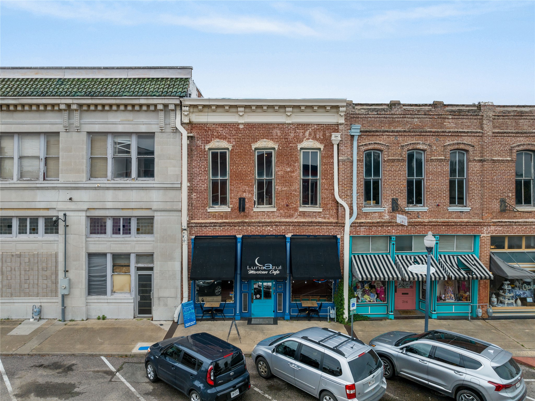 318 N Main Street Bonham TX 75418