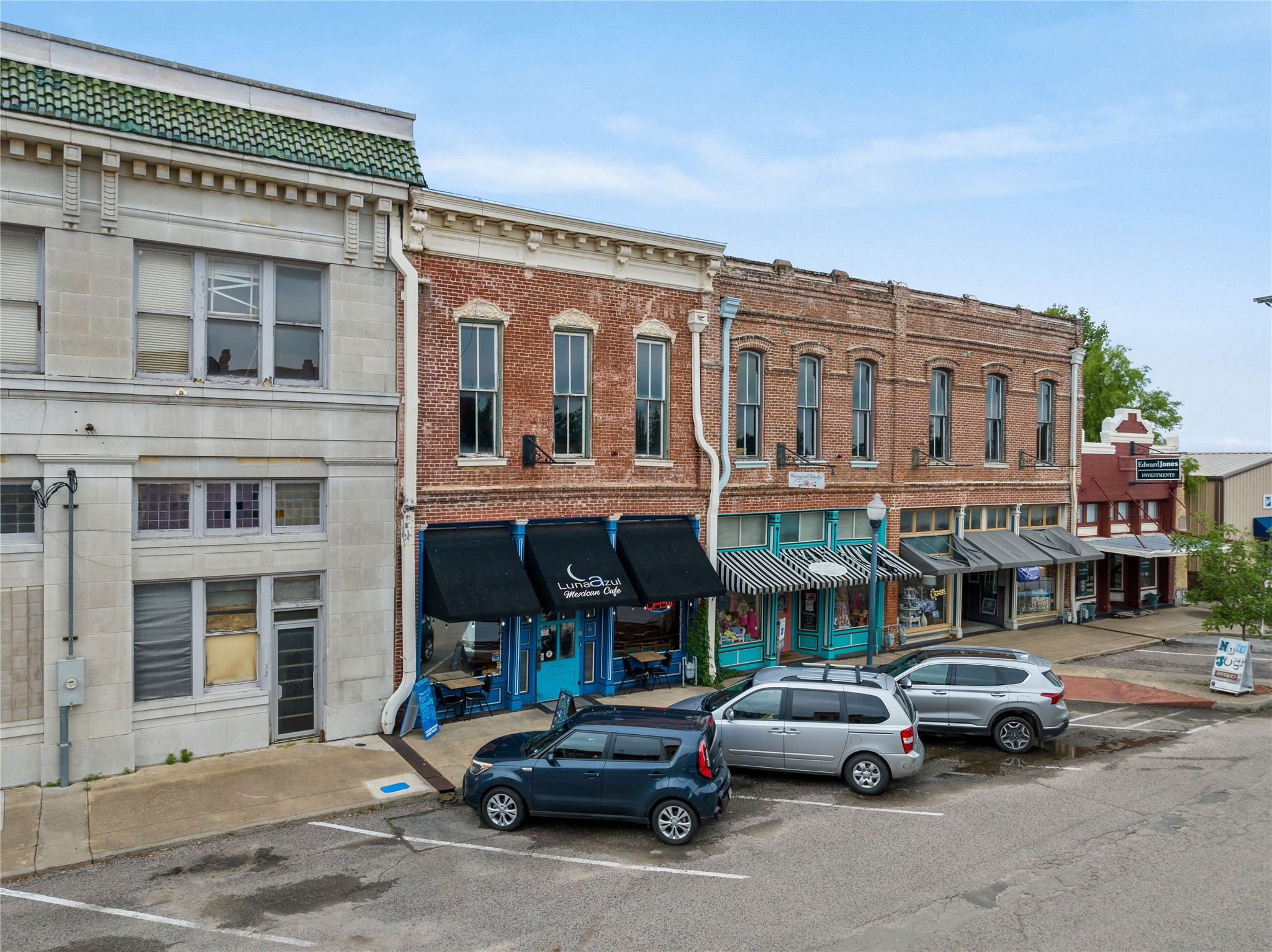 318 N Main Street Bonham TX 75418
