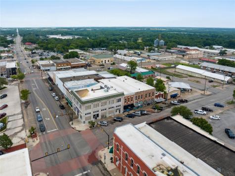 318 N Main Street Bonham TX 75418