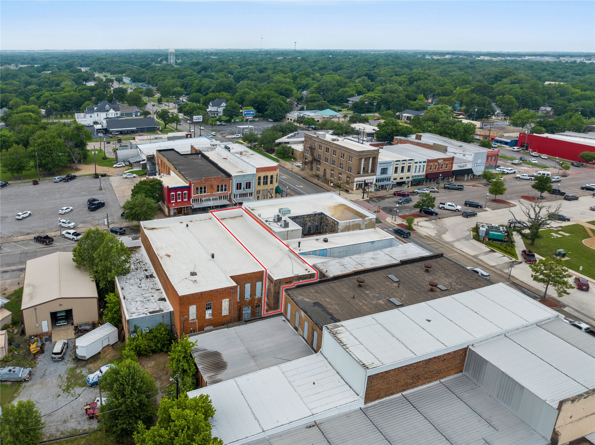 318 N Main Street Bonham TX 75418