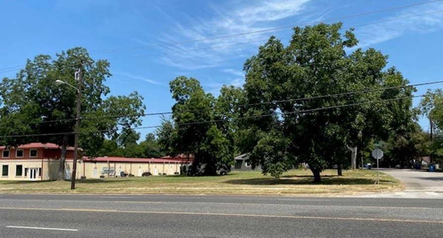 913 E Tyler Street Athens TX 75751