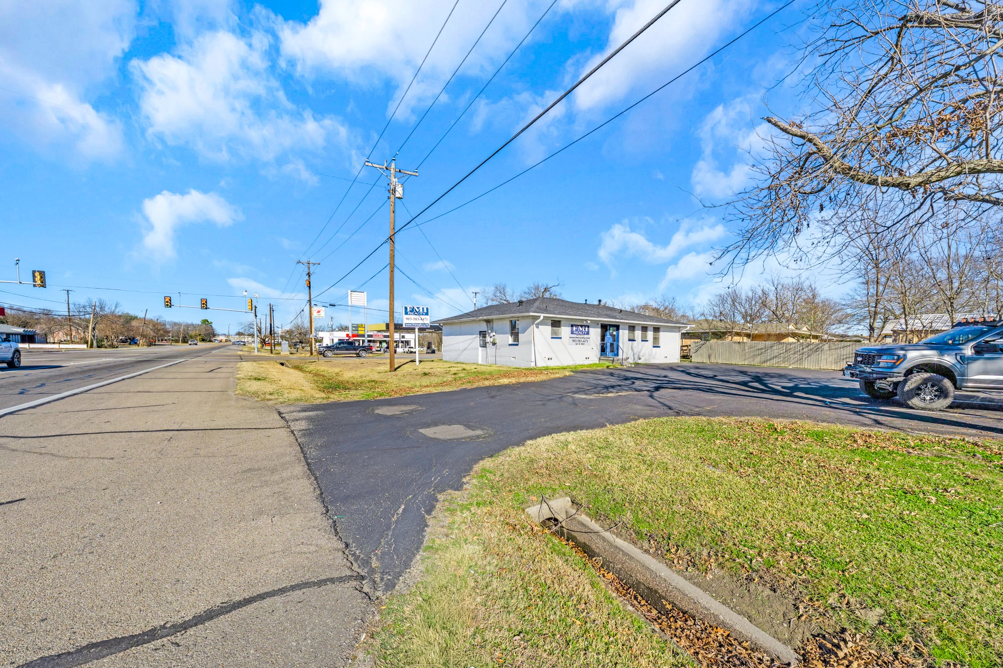 200 E Russell Avenue Bonham TX 75418