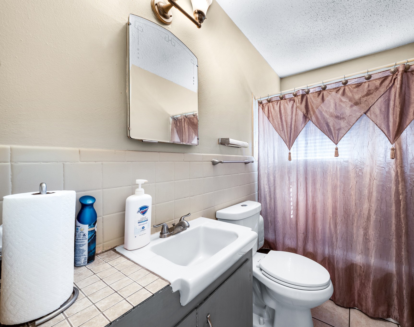 200 E Russell Avenue Bonham TX 75418