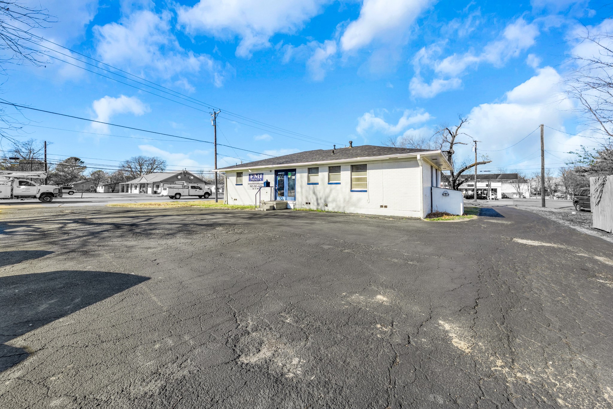 200 E Russell Avenue Bonham TX 75418