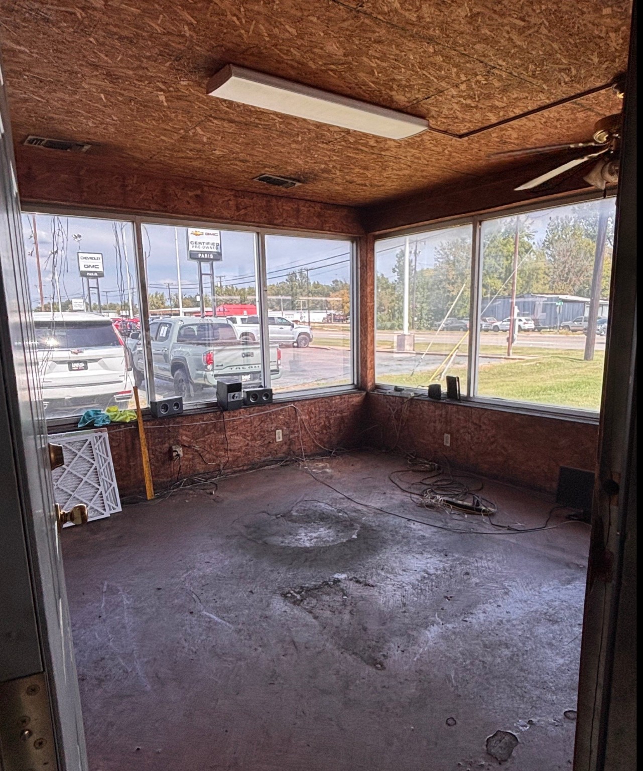 1865 N Main Paris TX 75460
