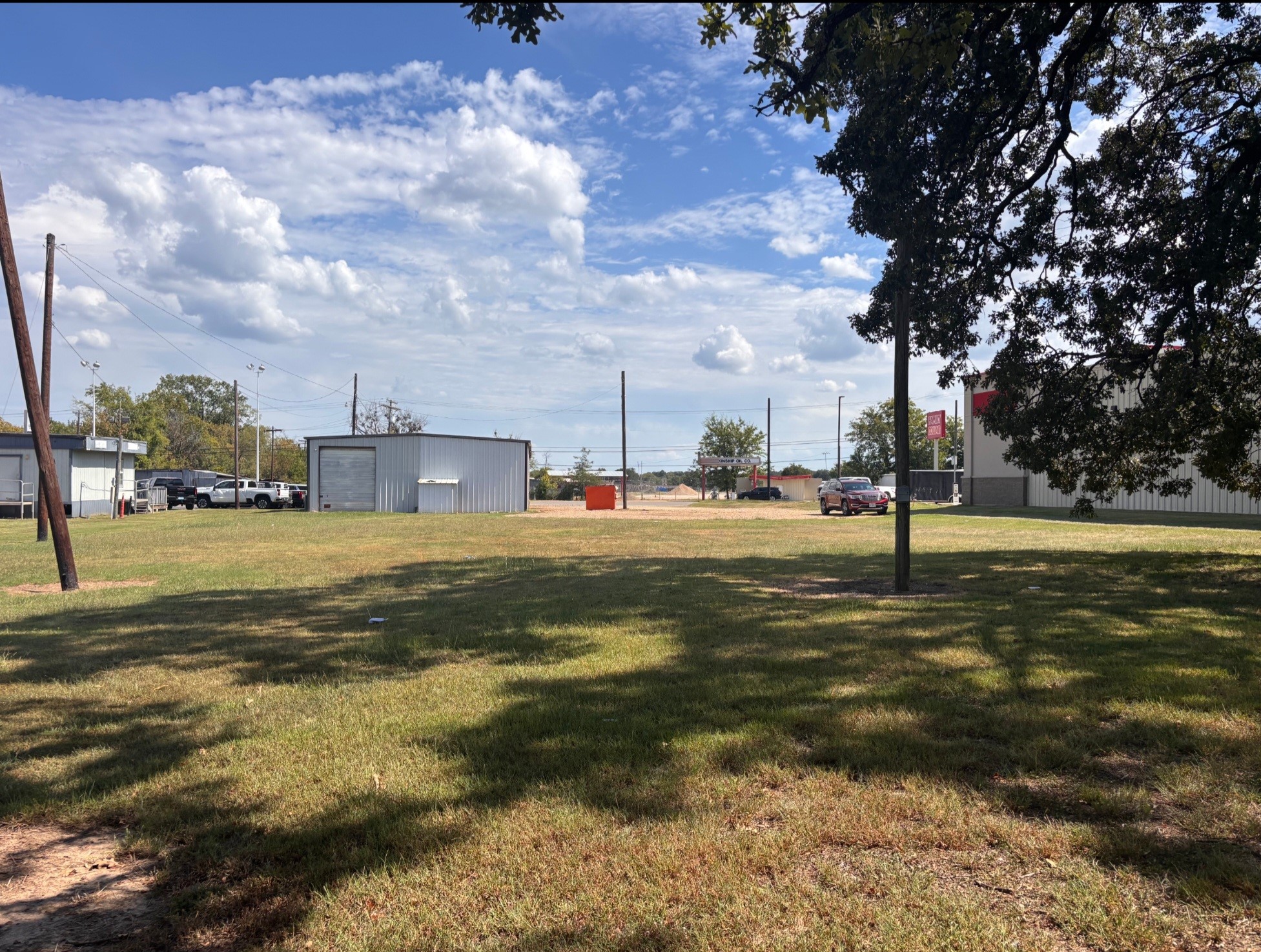 1865 N Main Paris TX 75460
