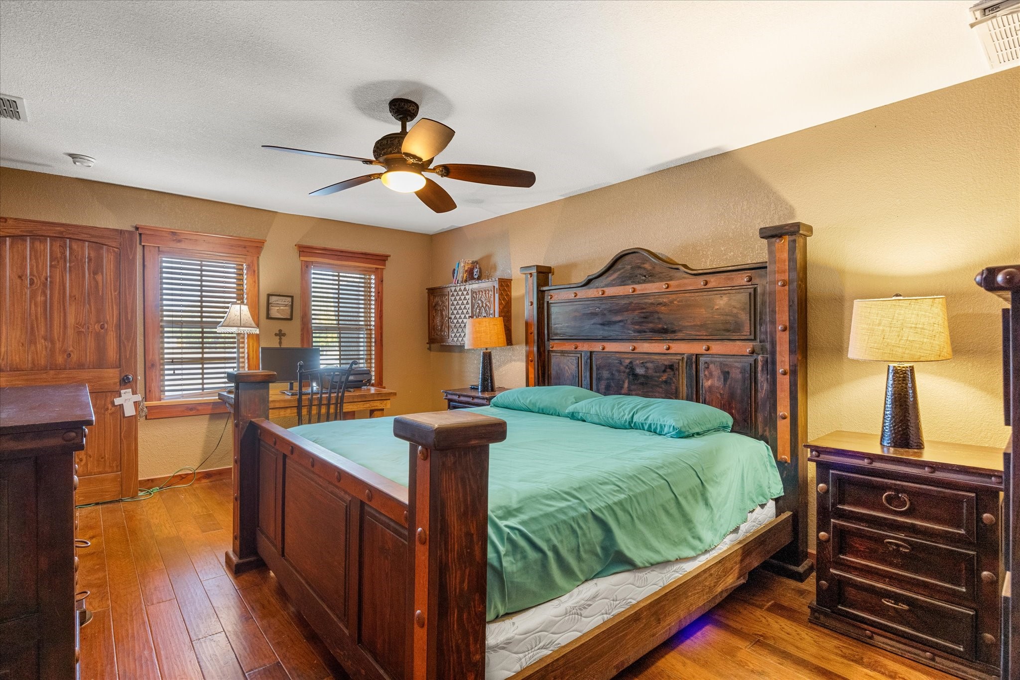 1507 W Pearl Street Granbury TX 76048
