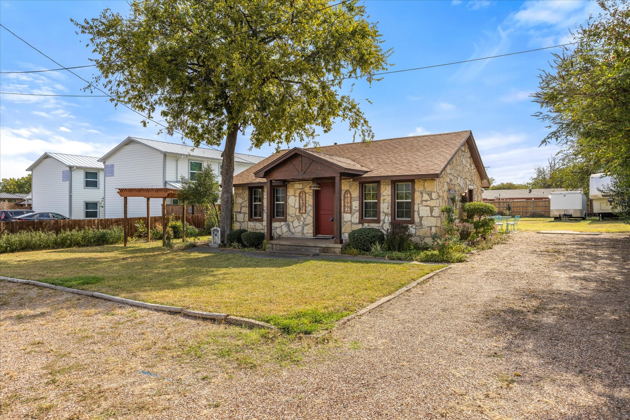 1507 W Pearl Street Granbury TX 76048