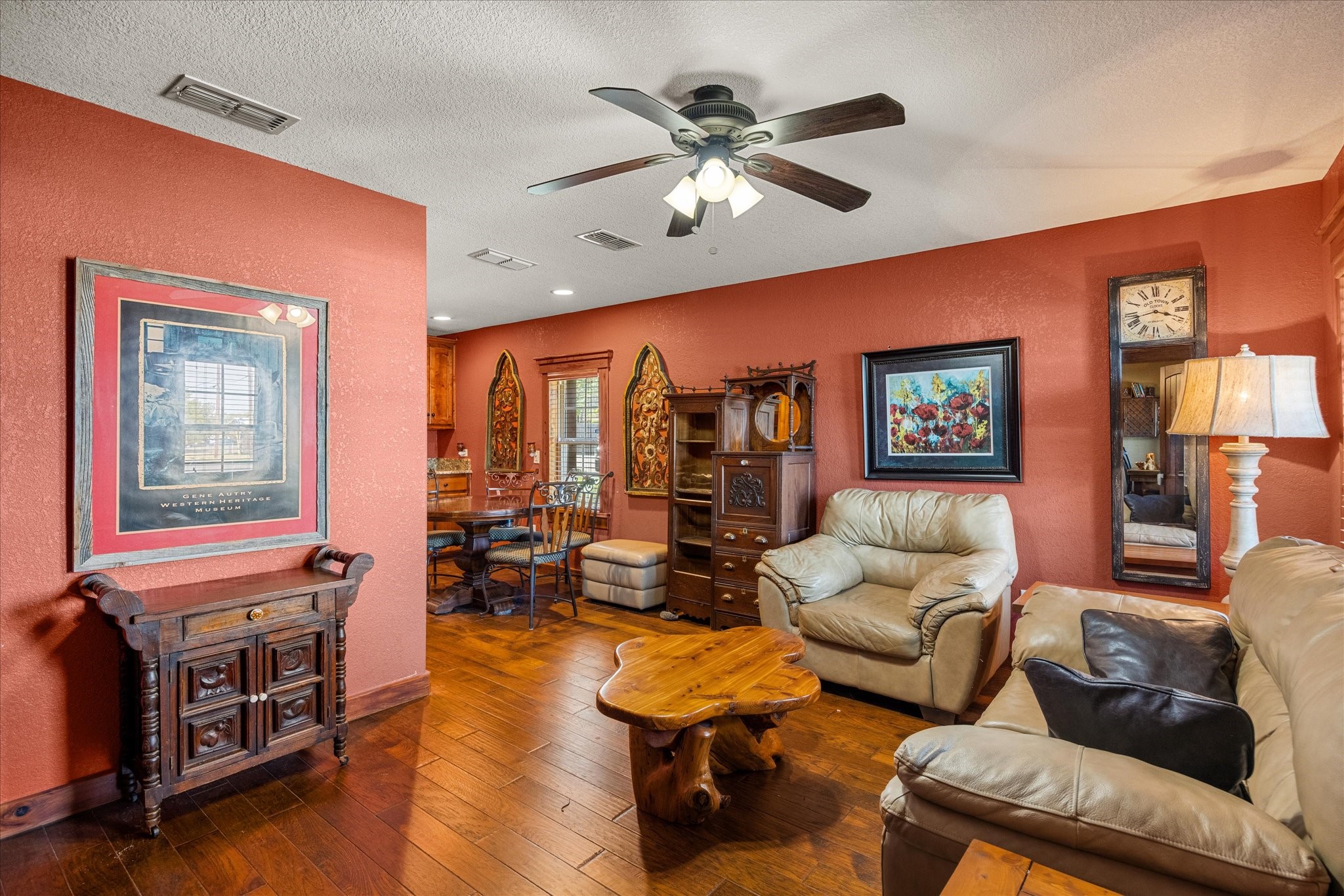 1507 W Pearl Street Granbury TX 76048