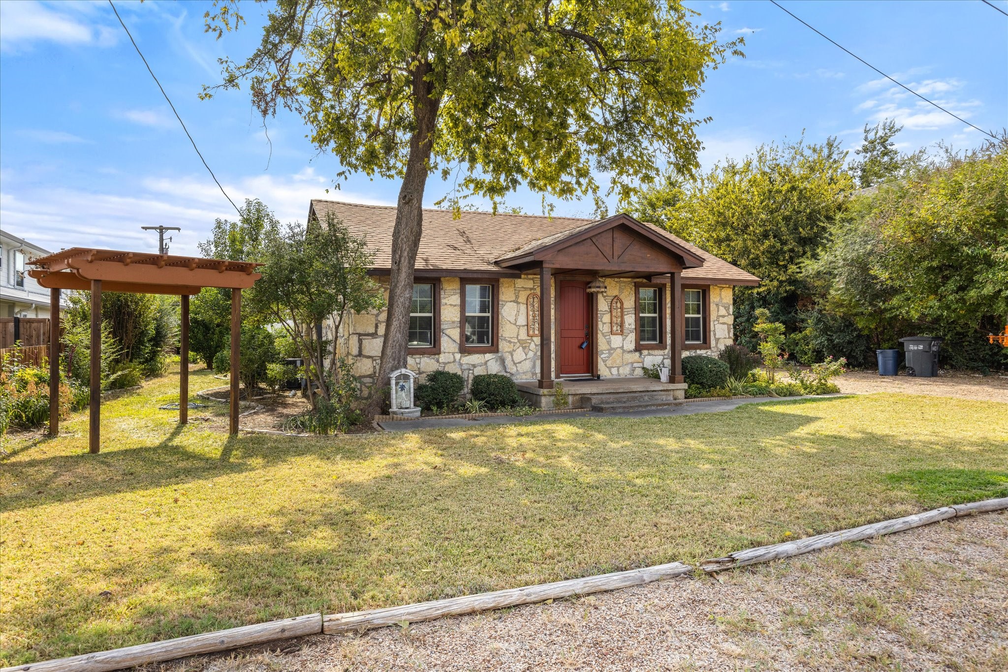 1507 W Pearl Street Granbury TX 76048