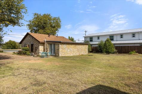 1507 W Pearl Street Granbury TX 76048